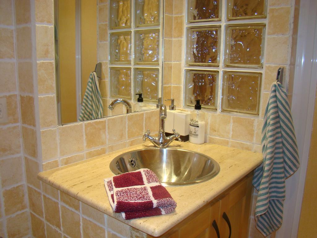 El Balco Del Llierca Appartement Sant Jaume de Llierca Kamer foto
